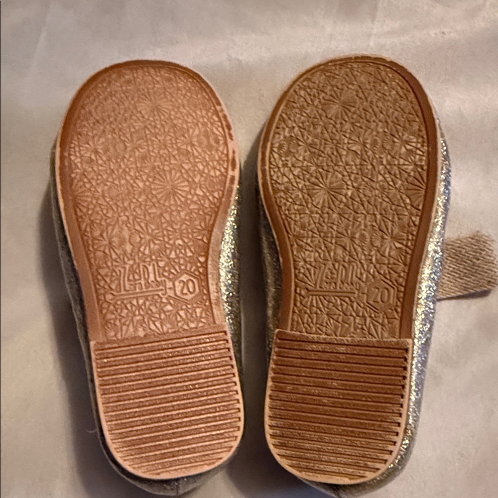 Zara Kids Glittery Silver Dress Shoes - Picture 3 of 5